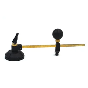 CIRCULAR GLASS CUTTER WITH SUCTION CUP