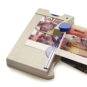 LEVER PAPER CUTTER A4