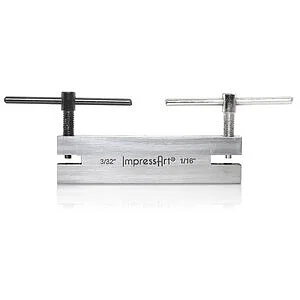 IMPRESSART 2 HOLE SCREW DOWN PUNCH SMALL